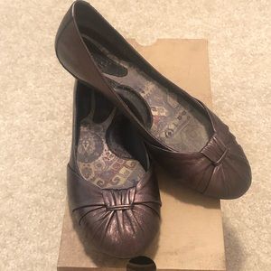 Born “Adele” (Metallic) Brown Ballet Flats 7.5M